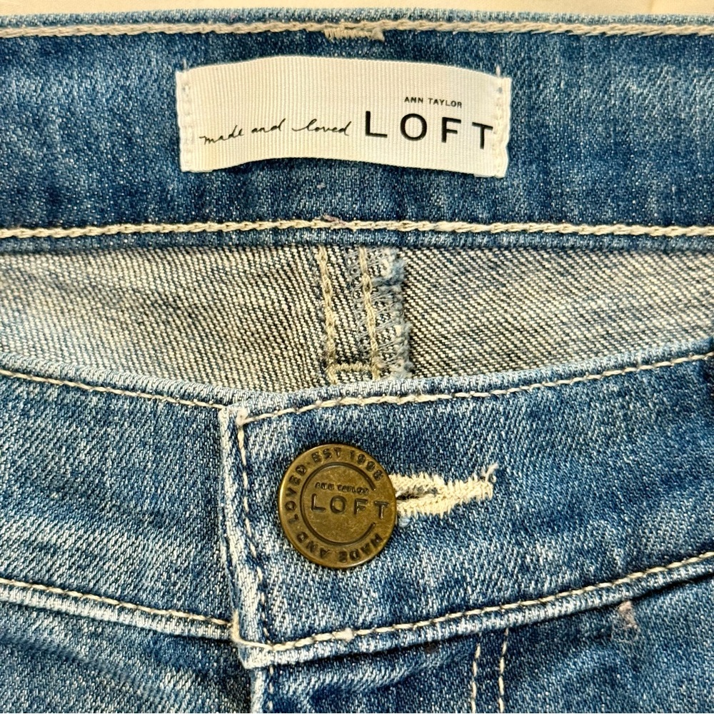 LOFT Denim Shorts Size 2/26 inseam 6” - Picture 3 of 5
